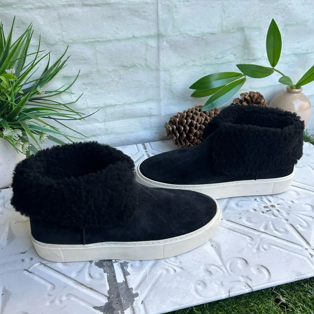 UGG Women's Lynus High Top Sneaker Black Suede Size 7.5 like new